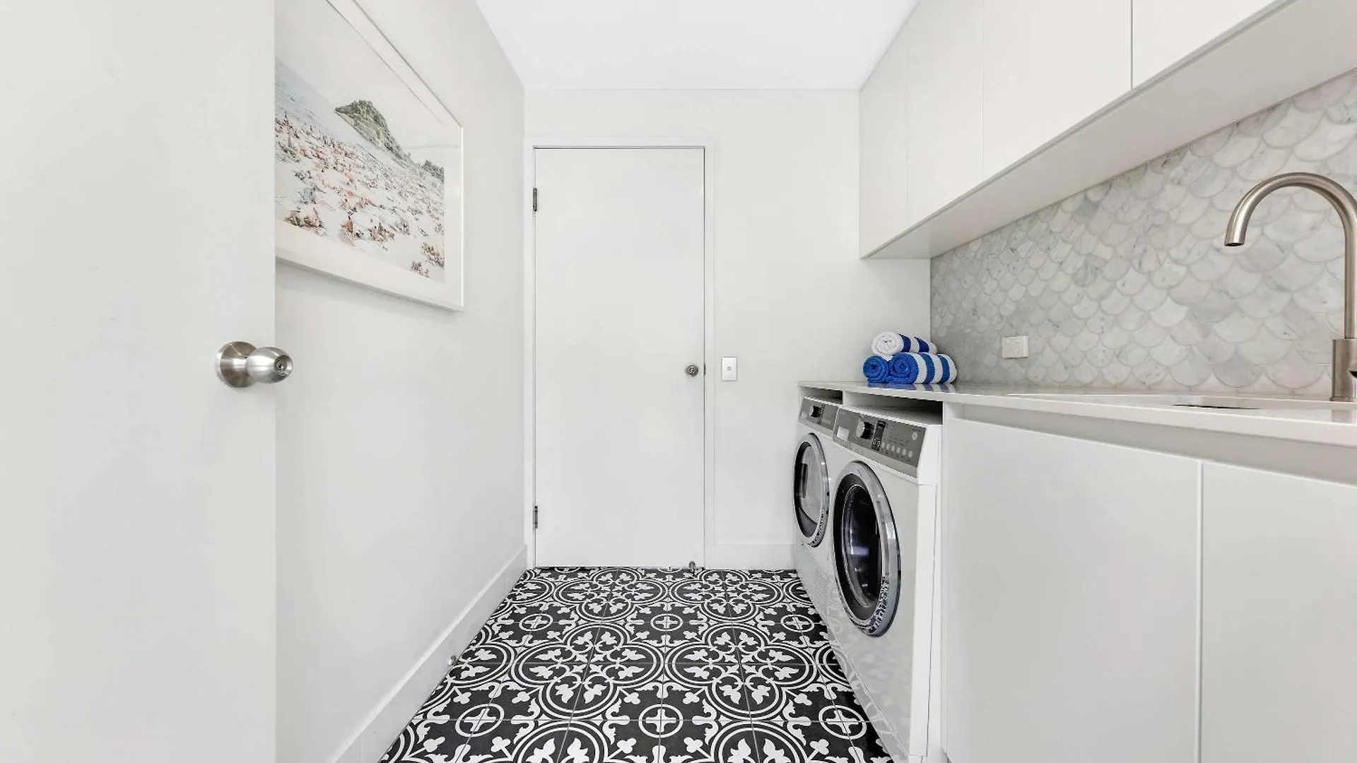 Stunning Alex Heads Beach House - Pet Friendly Alexandra Headland