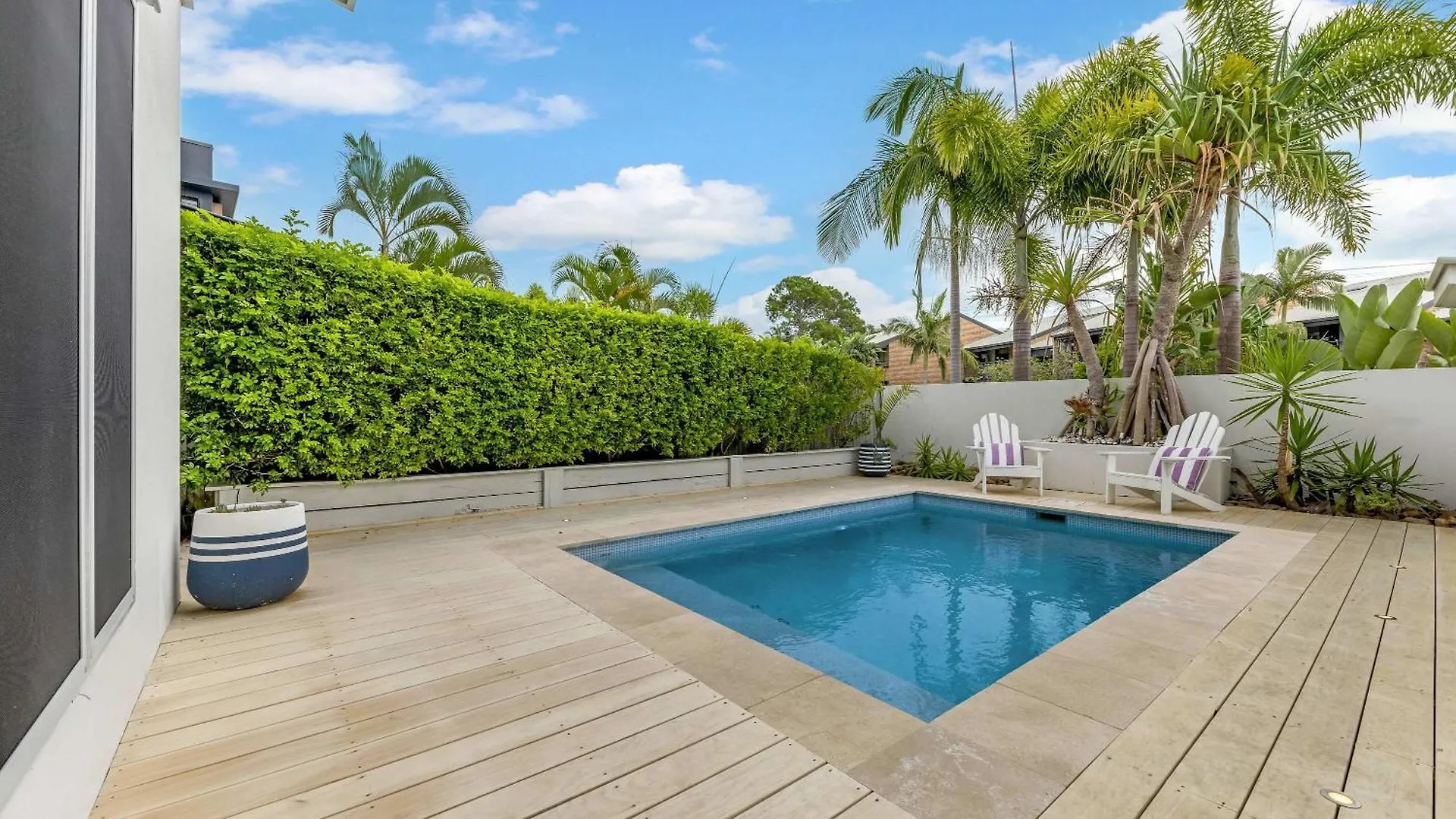 Stunning Alex Heads Beach House - Pet Friendly Alexandra Headland