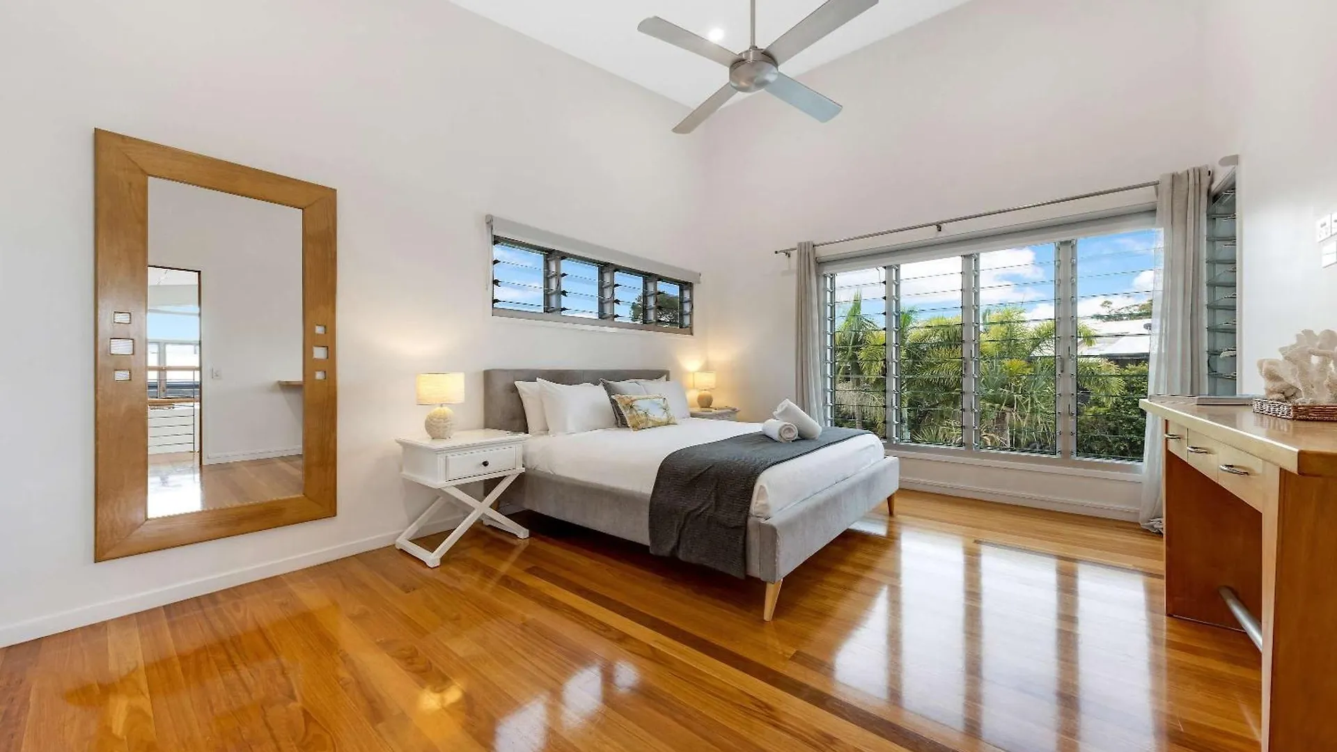 Stunning Alex Heads Beach House - Pet Friendly Alexandra Headland