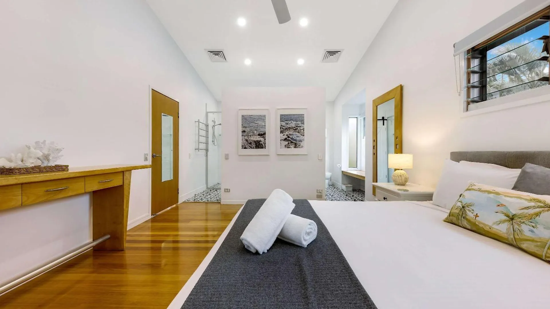 Stunning Alex Heads Beach House - Pet Friendly Alexandra Headland 0*,