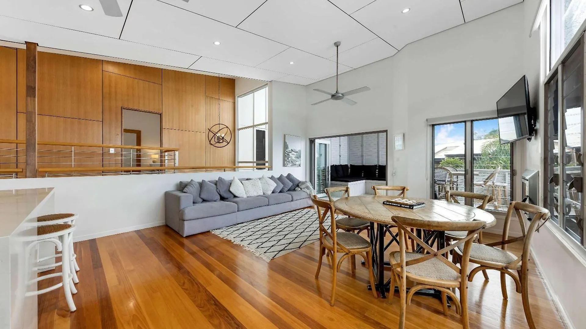 Stunning Alex Heads Beach House - Pet Friendly Alexandra Headland 0*,  Αυστραλία